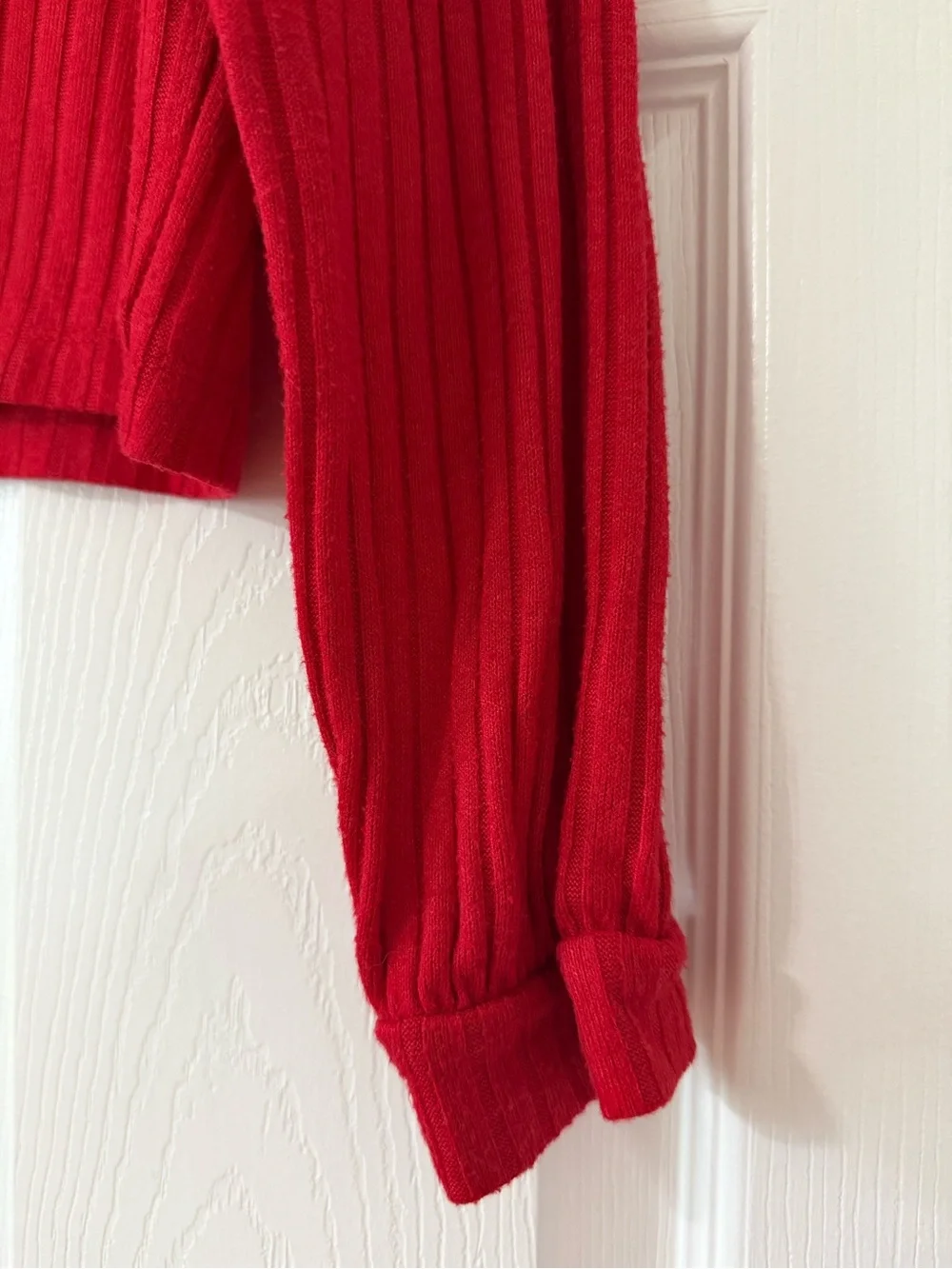 Red ribbed Old Navy Girls long sleeve top with ruffle sleeves, size XL